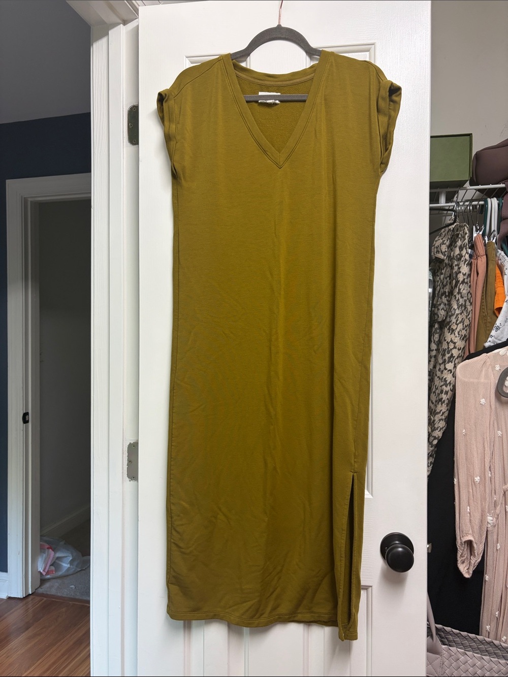 Lou & Grey Women’s V-Neck Olive Green Midi Dress - Picture 1 of 5